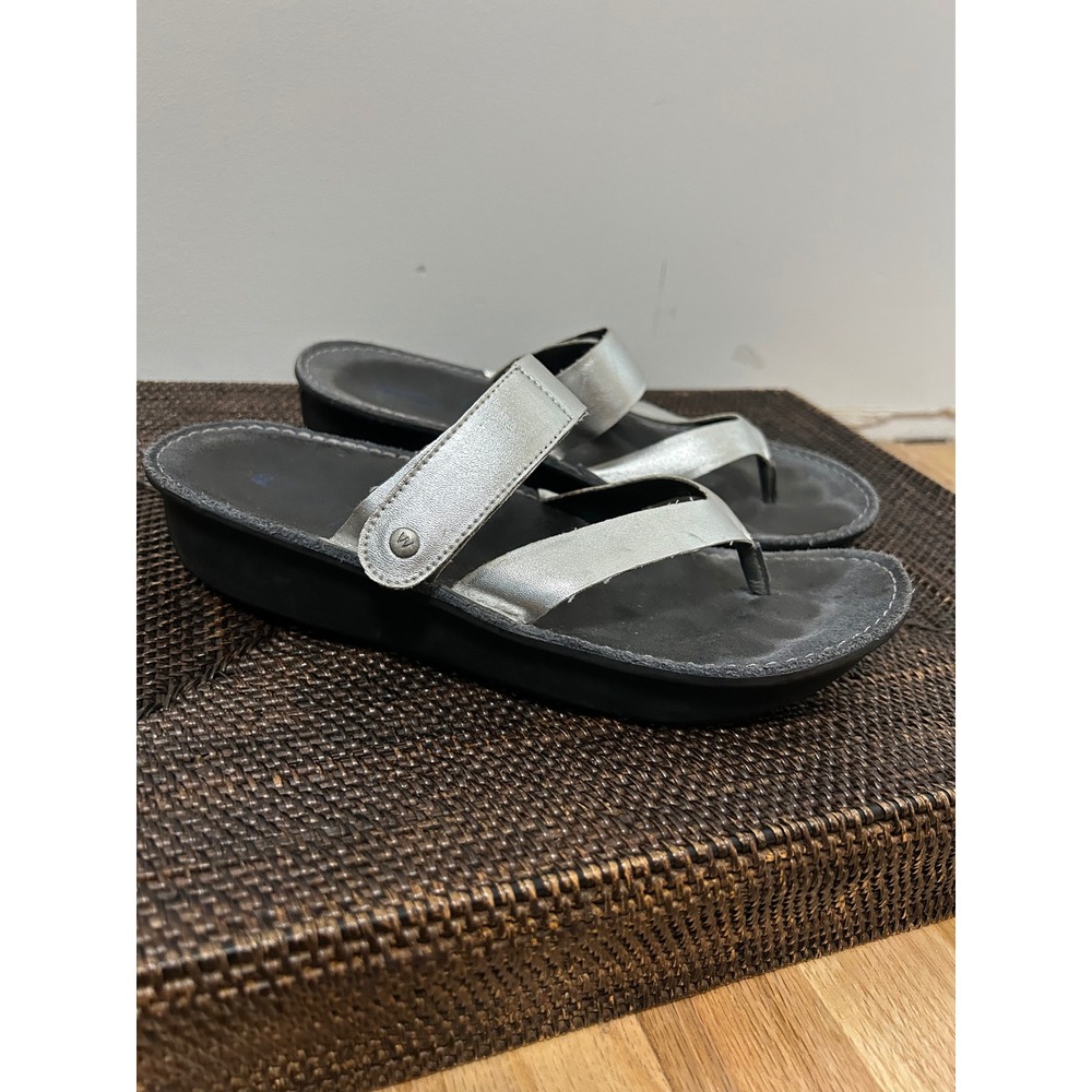 Wolky TAHITI Thong Sandal Women 41 Silver Metallic Leather Comfort Gorpcore